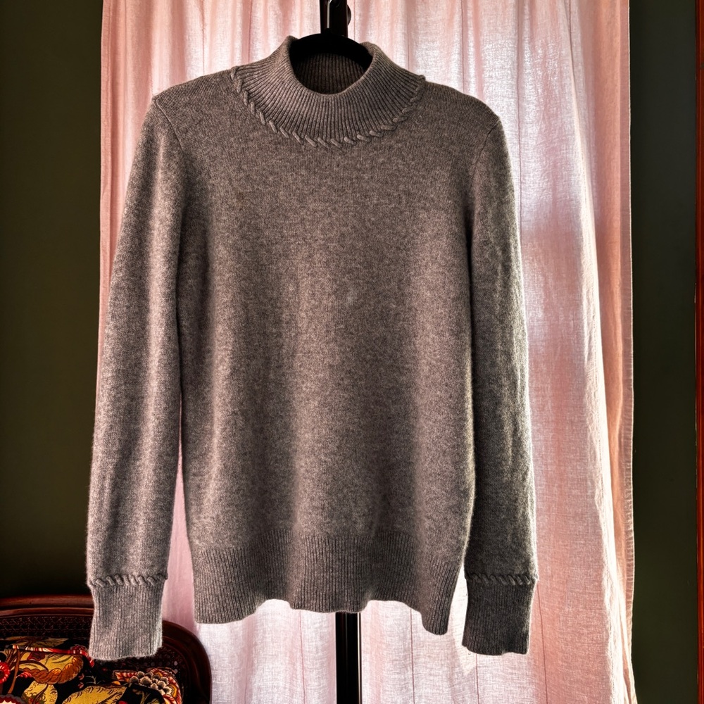 THEORY: 100% Cashmere Sweater with Whip Stitching